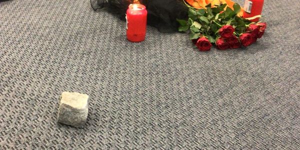 Reinigung  der Stolpersteine
